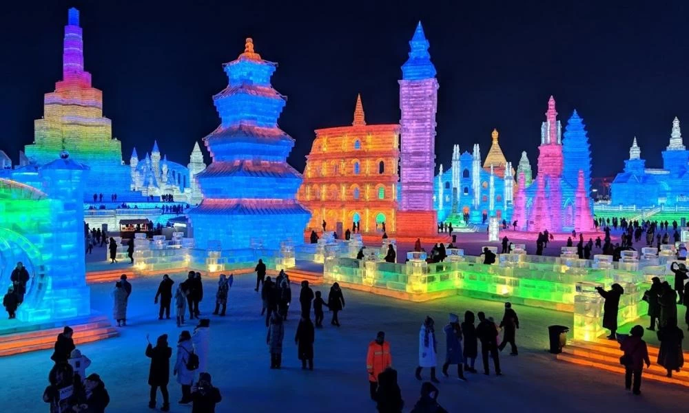 Χάρμπιν: Μια πανέμορφη πόλη από τα παγωμένα νερά κινεζικού ποταμού